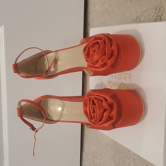 Red Chunky High Heels - Picture 3 of 4